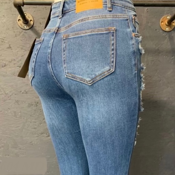 Distressed Jeans - Picture 2 of 3